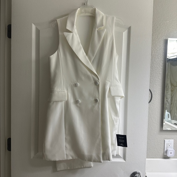 Lulu’s White Sleeveless Bow Blazer Mini Dress - Picture 4 of 6